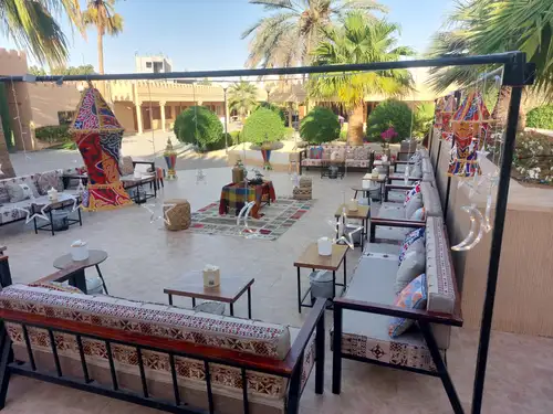 Outdoor seating (price per person)