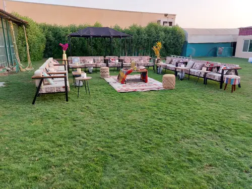 Outdoor seating (price per person)5