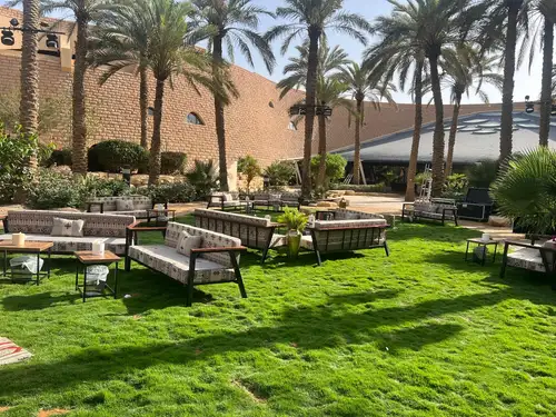 Outdoor seating (price per person)4