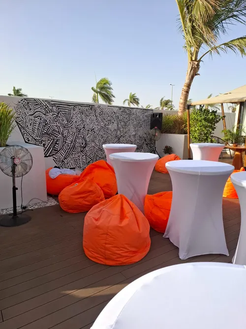 طاولة بار