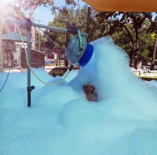 Foam Machine for Kids’ Parties and Summer Activities3