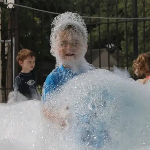 Foam Machine for Kids’ Parties and Summer Activities5