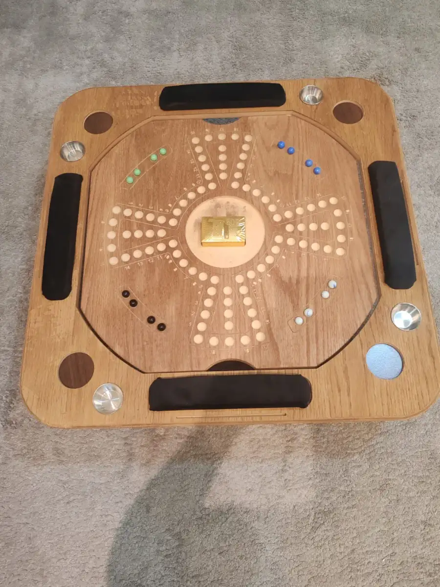 Floor Jeekaroo Table for Board Games 131 