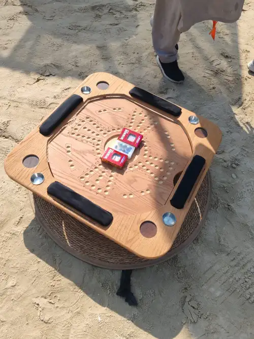 Floor Jeekaroo Table for Board Games 131 4